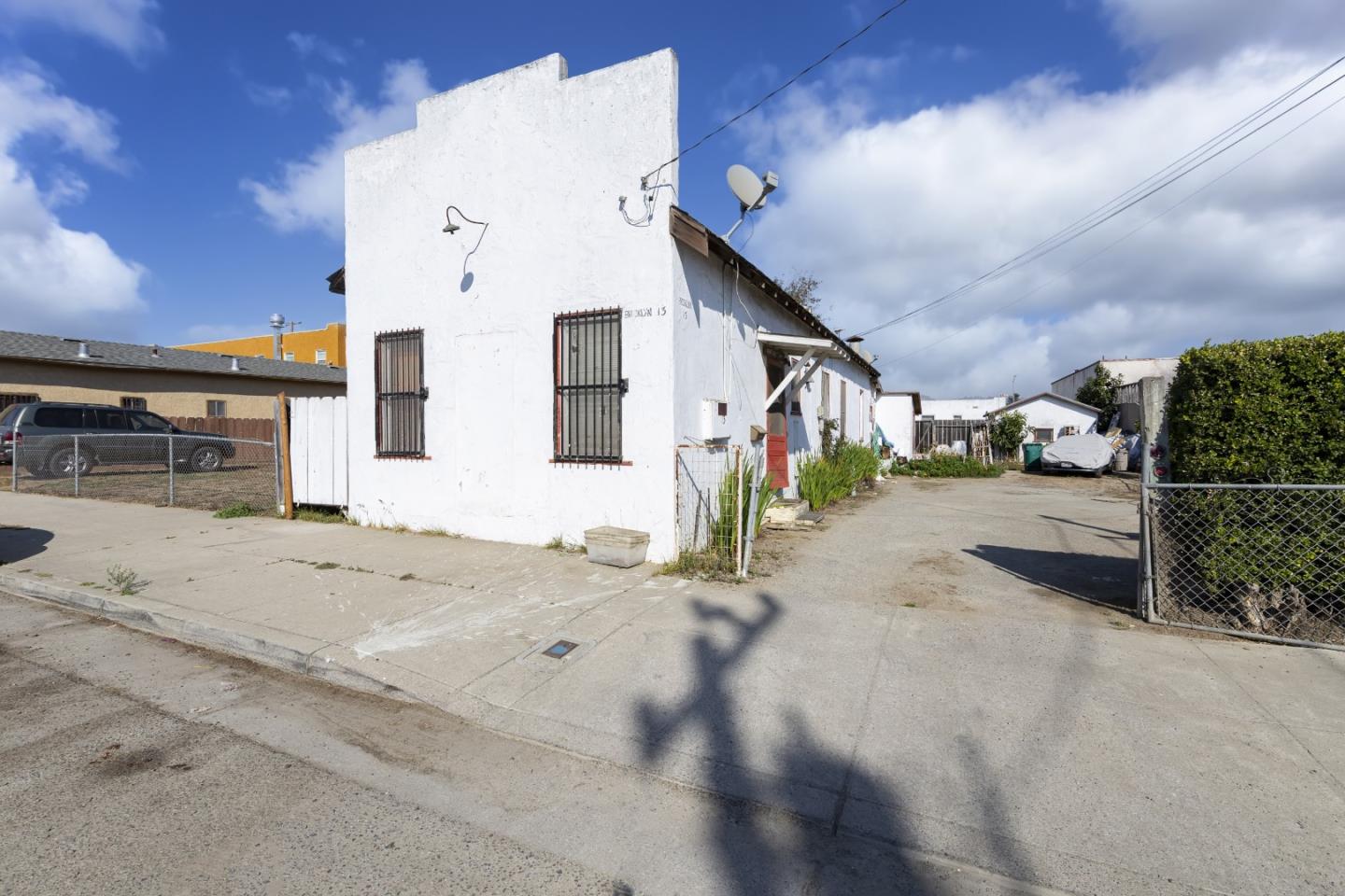 14 & 16 Porter Drive, ROYAL OAKS, California 95076, ,Comm Industrial For Sale,For Sale,Porter Drive,40961999