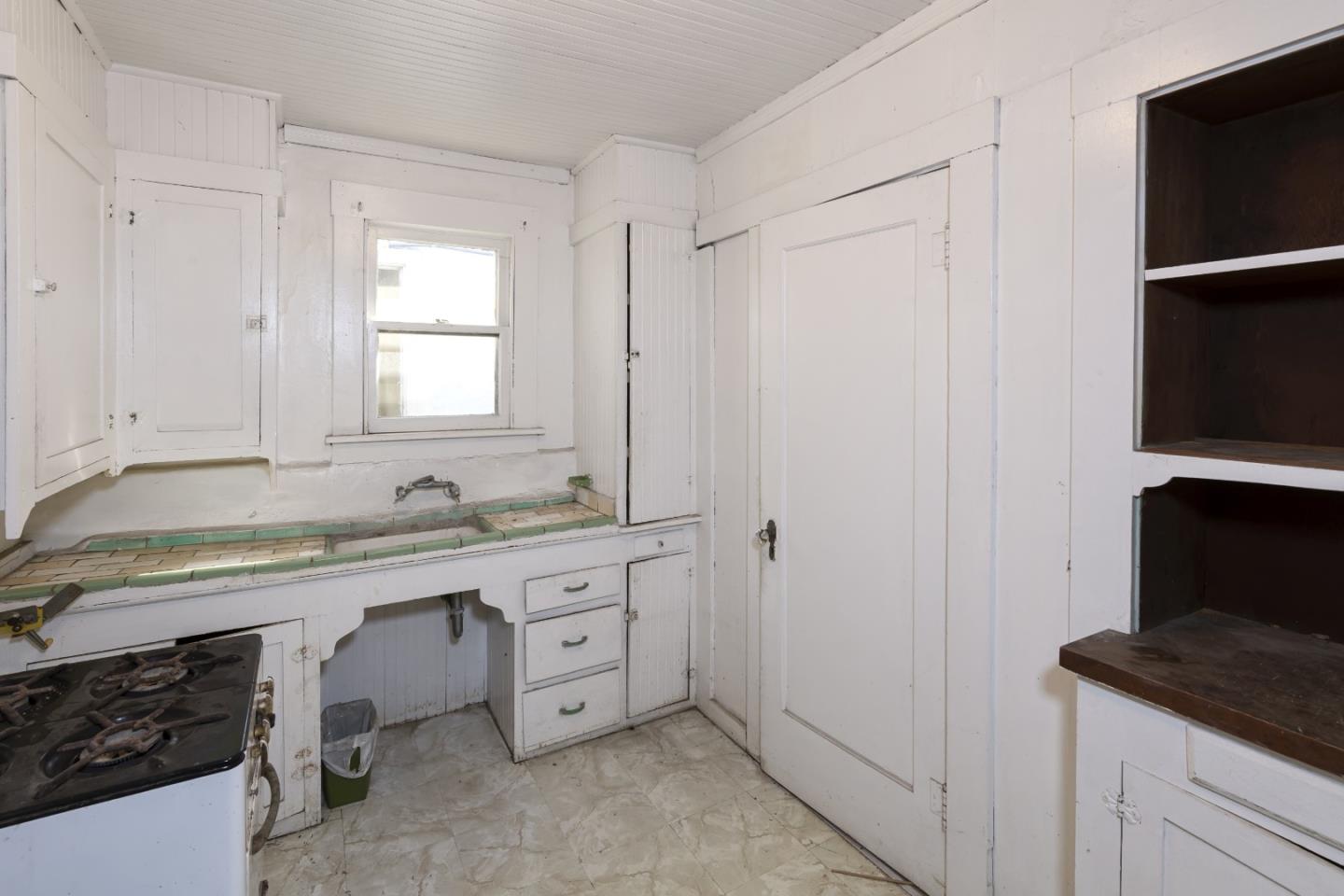 14 & 16 Porter Drive, ROYAL OAKS, California 95076, ,Comm Industrial For Sale,For Sale,Porter Drive,40961999