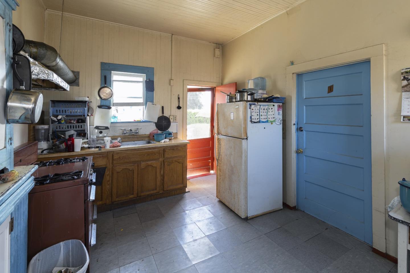 14 & 16 Porter Drive, ROYAL OAKS, California 95076, ,Comm Industrial For Sale,For Sale,Porter Drive,40961999