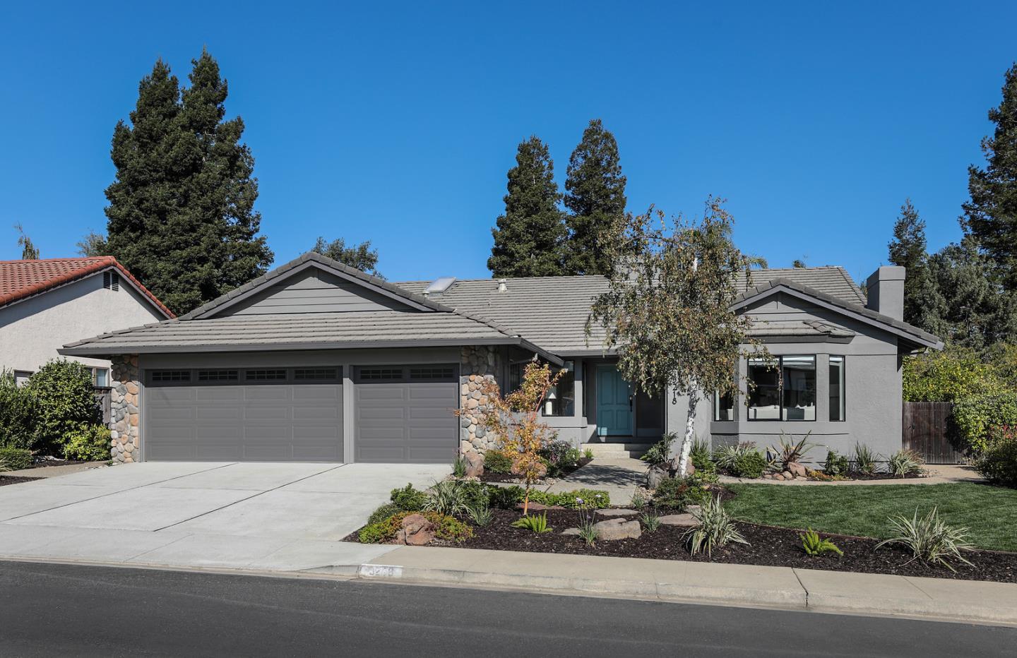 3218 La Mesa Dr, San Carlos, CA 94070 4 Beds 2/1 Baths (Sold