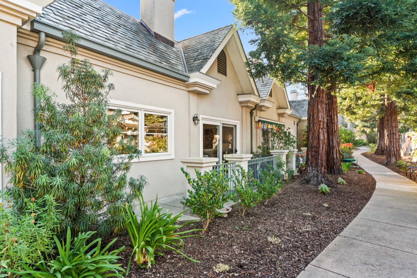 1 W Edith Ave B112, Los Altos, CA 94022 2 Beds 2 Baths (Active