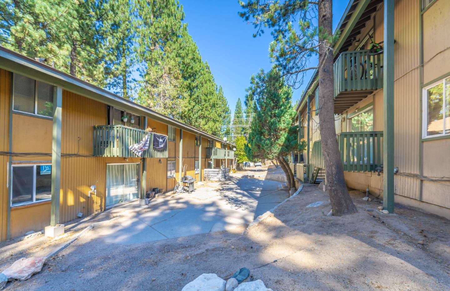 1070-1077 Echo Moss Road, SOUTH LAKE TAHOE, California 96150, ,Comm Ri Multi-units 5+,For Sale,Echo Moss Road,ML81819553