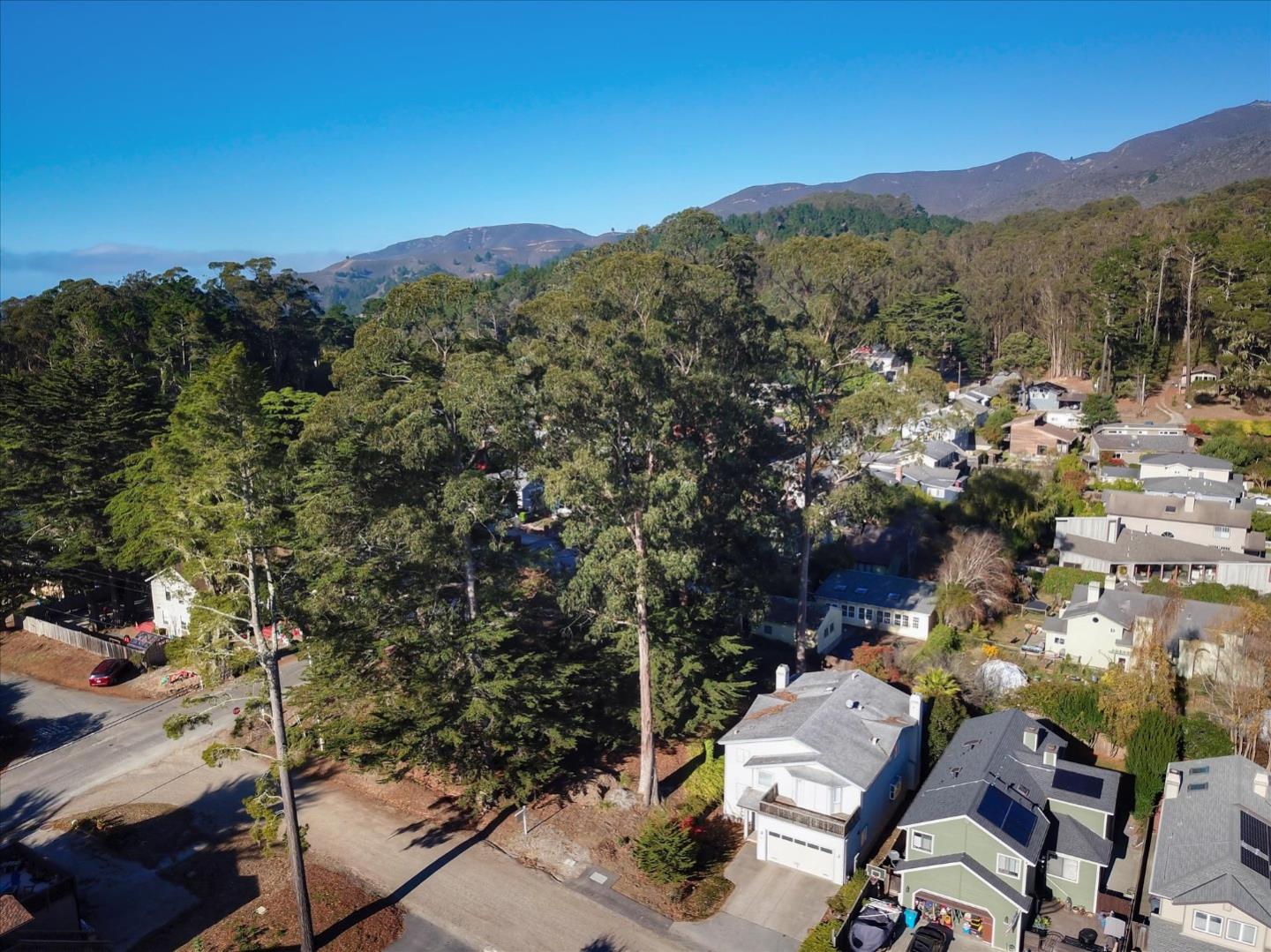 825 Edison Street, MONTARA, California 94037, ,Lots And Land,For Sale,Edison Street,40964181