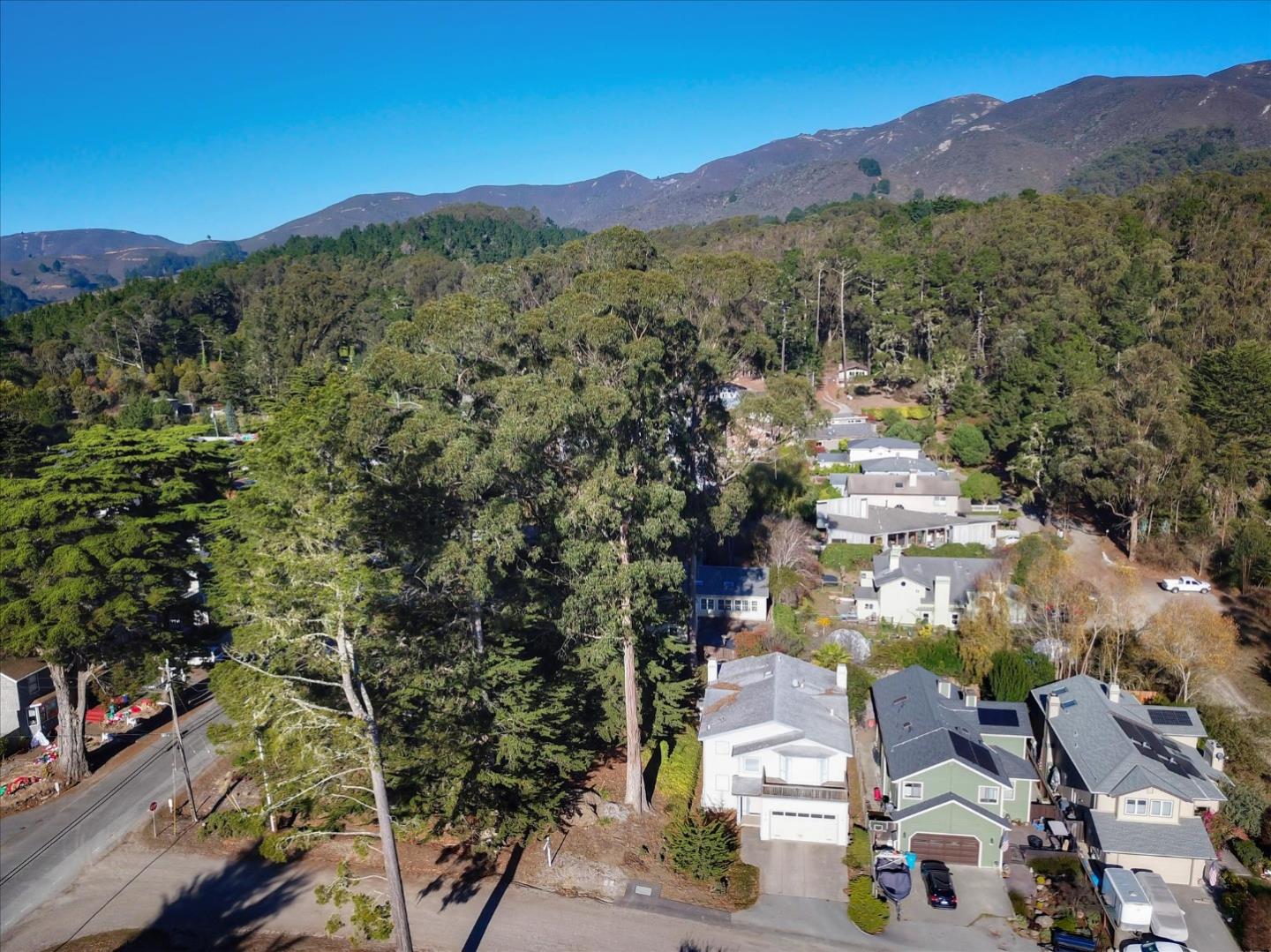 825 Edison Street, MONTARA, California 94037, ,Lots And Land,For Sale,Edison Street,40964181