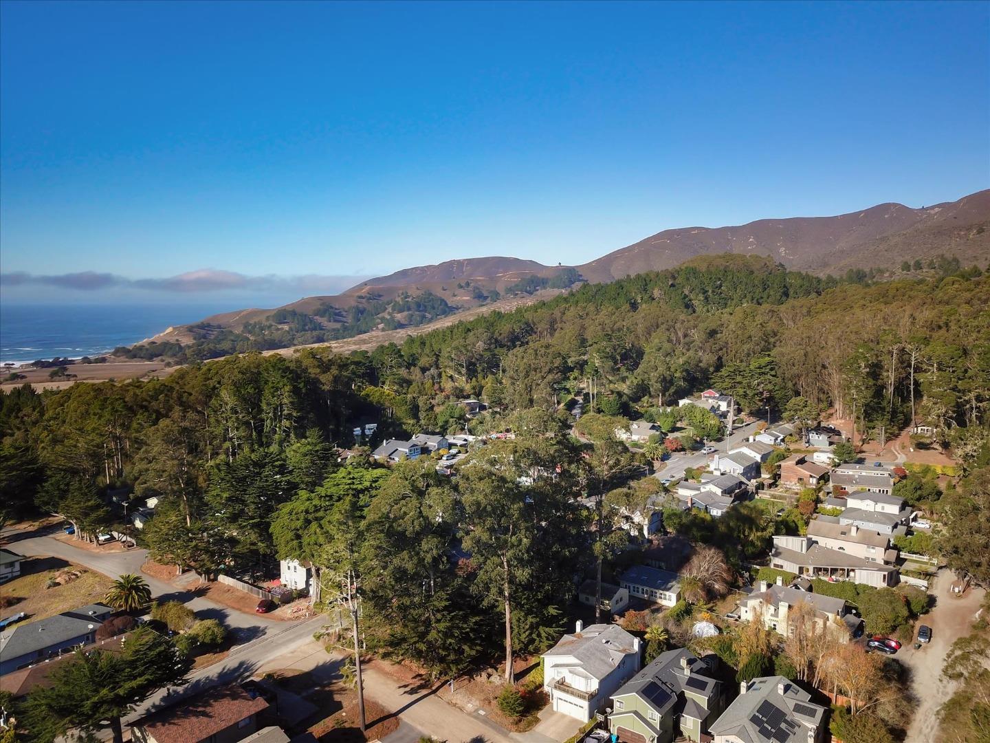 825 Edison Street, MONTARA, California 94037, ,Lots And Land,For Sale,Edison Street,40964181