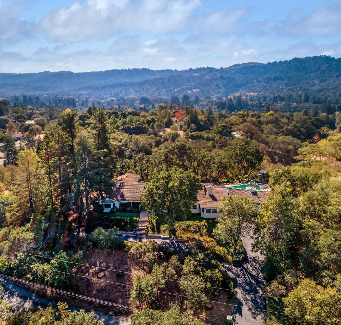127 Ramoso Rd, Portola Valley, CA 94028 4 Beds 4/1 Baths (Sold
