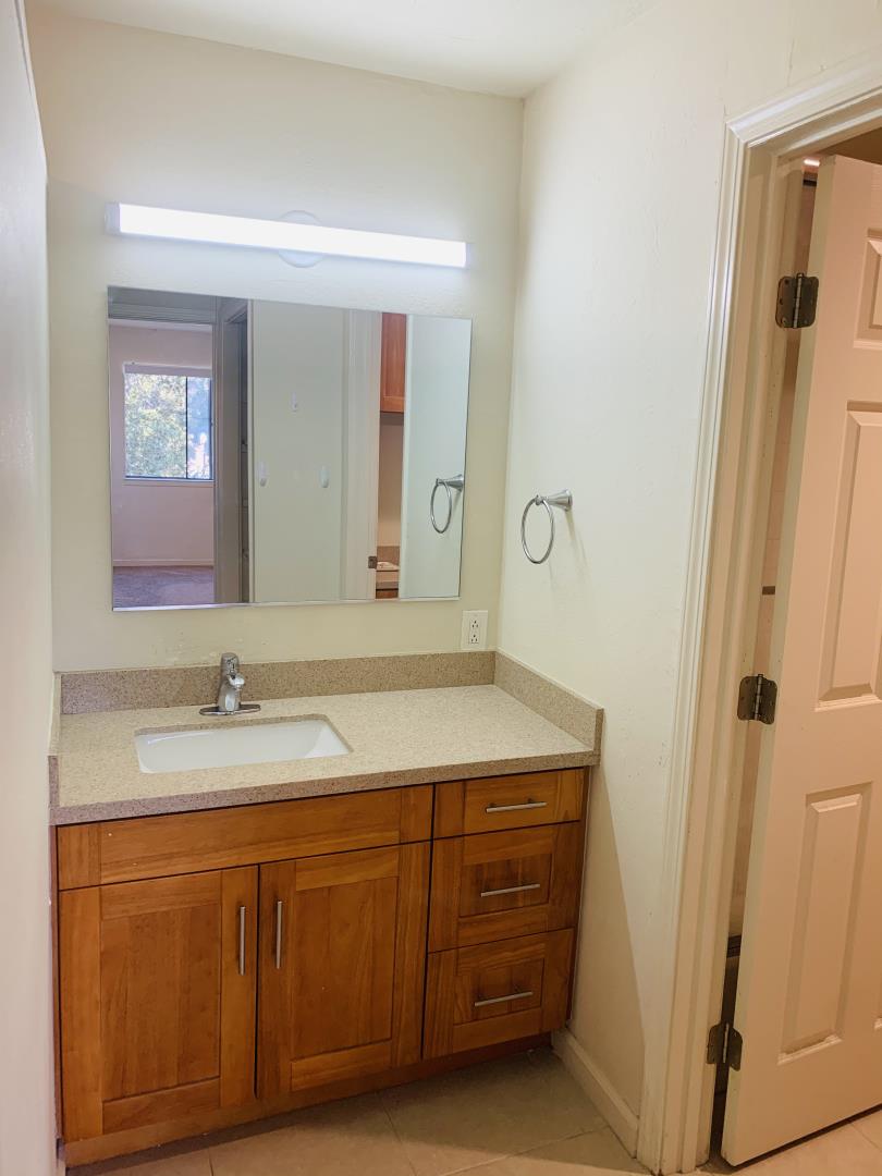 Detail Gallery Image 1 of 1 For 348 4th Ave #21,  Redwood City,  CA 94063 - 1 Beds | 1 Baths