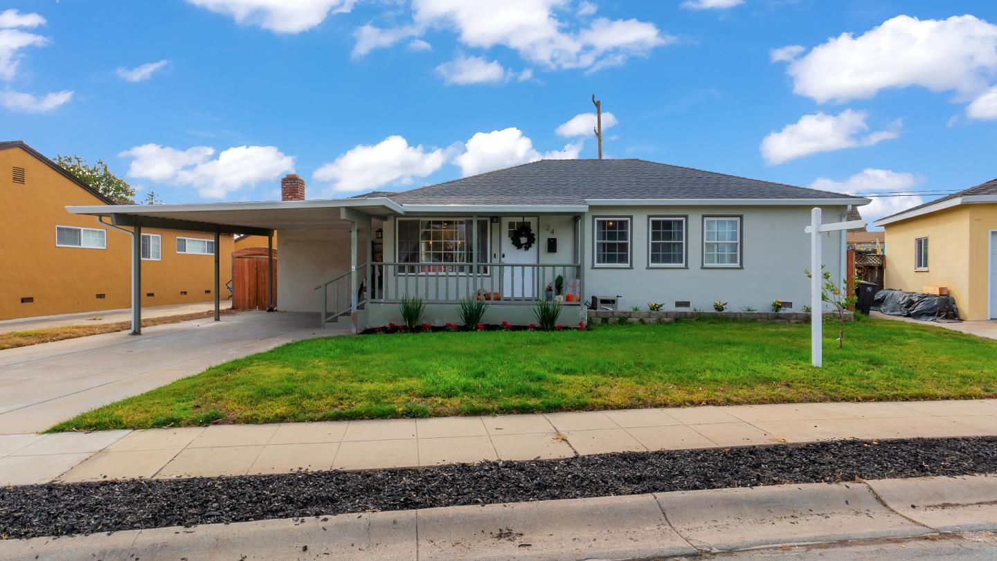Detail Gallery Image 1 of 1 For 24 Grove St, Salinas,  CA 93901 - 3 Beds | 2 Baths