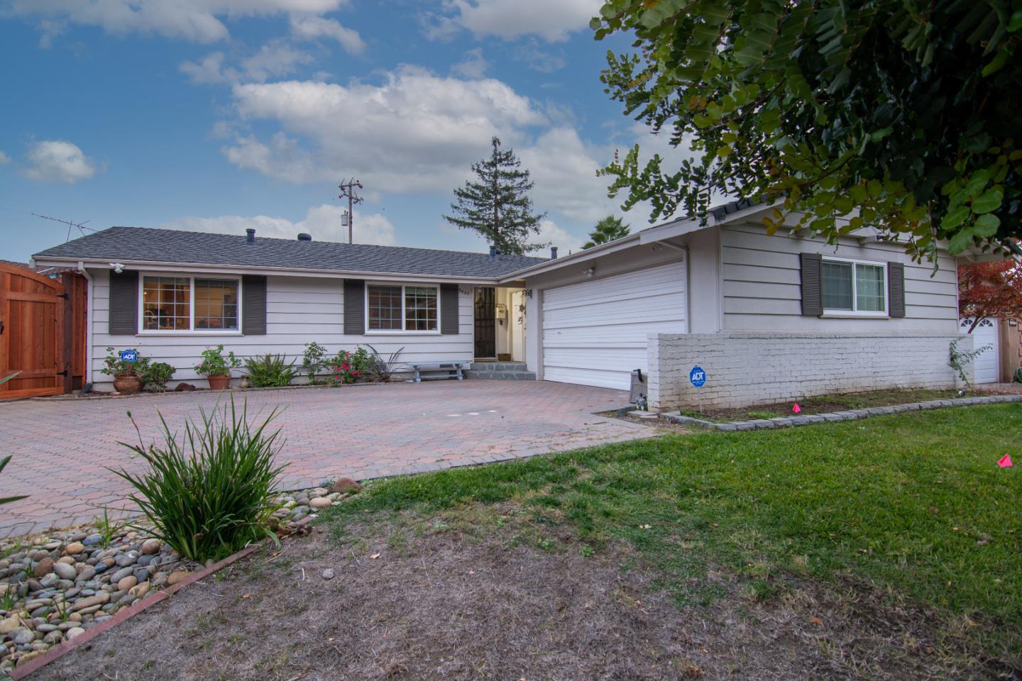 3429 Woodside Ln, San Jose, CA 95121 3 Beds 2 Baths (Sold