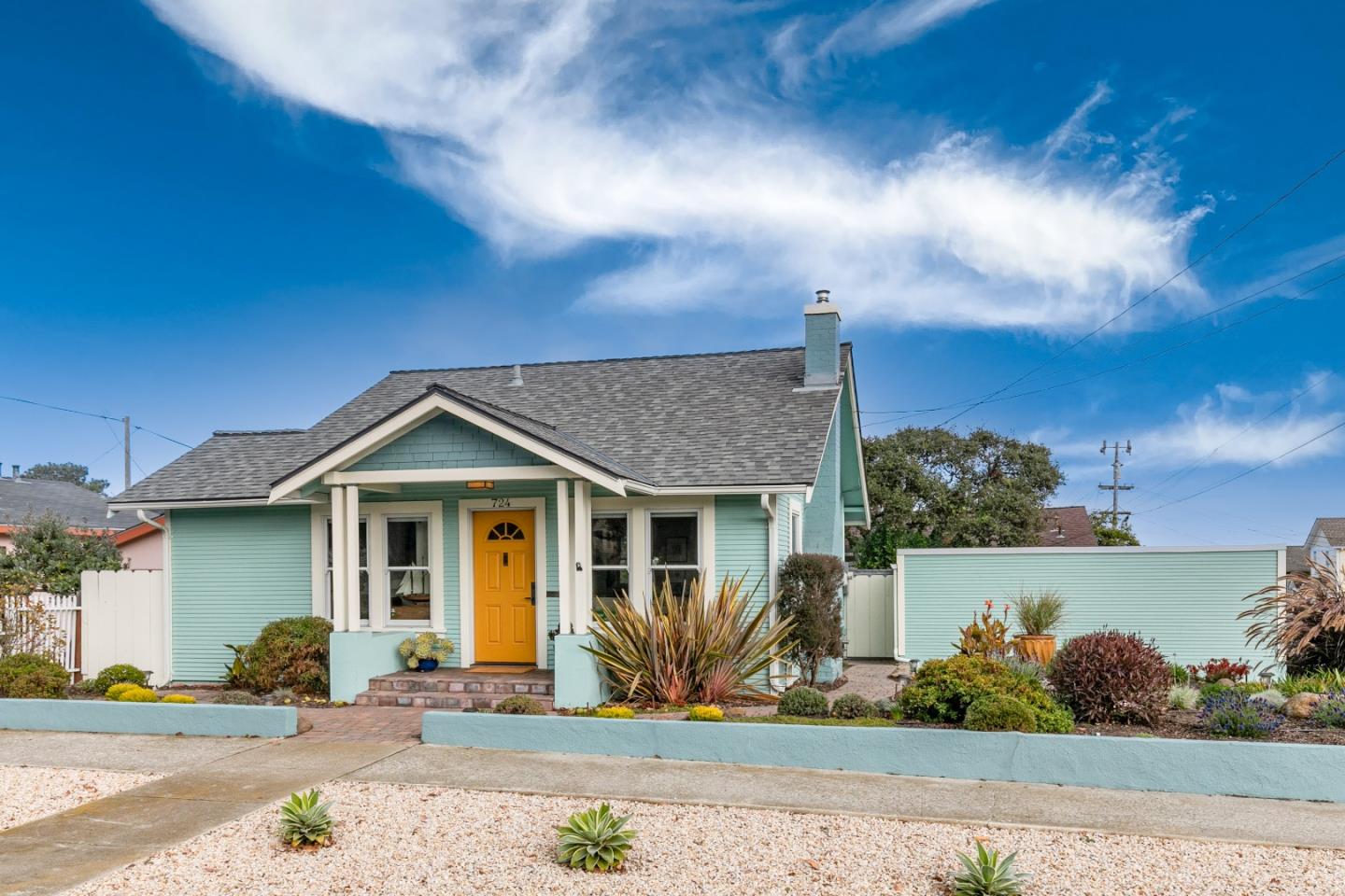 724 Pine Ave, Pacific Grove, CA 93950 2 Beds 1 Baths (Sold
