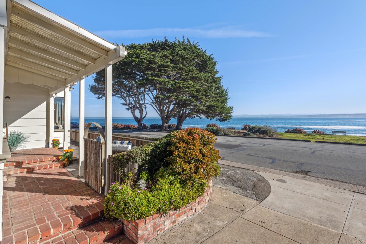 859 Ocean View Blvd, Pacific Grove, CA 93950 3 Beds 2 Baths (Sold