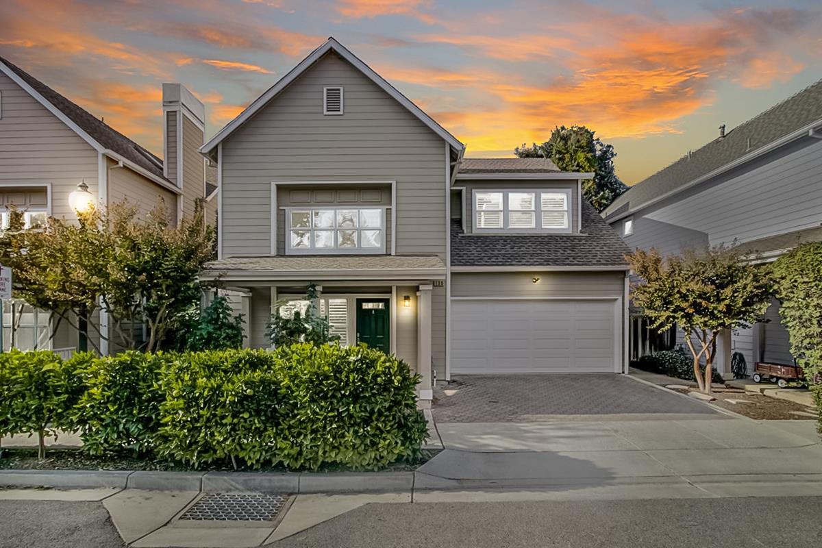 Detail Gallery Image 1 of 1 For 130 Plum Ct, Mountain View,  CA 94043 - 4 Beds | 3 Baths