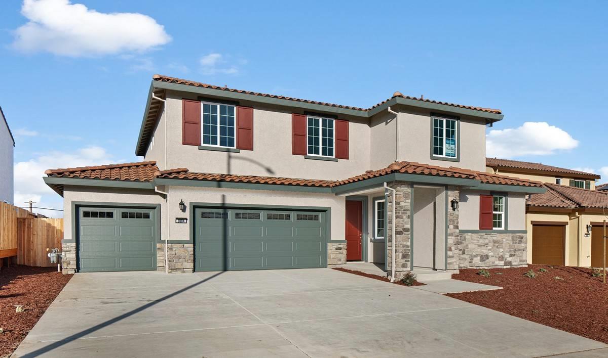 Detail Gallery Image 1 of 1 For 3073 Palomino, Hollister,  CA 95023 - 4 Beds | 2/1 Baths