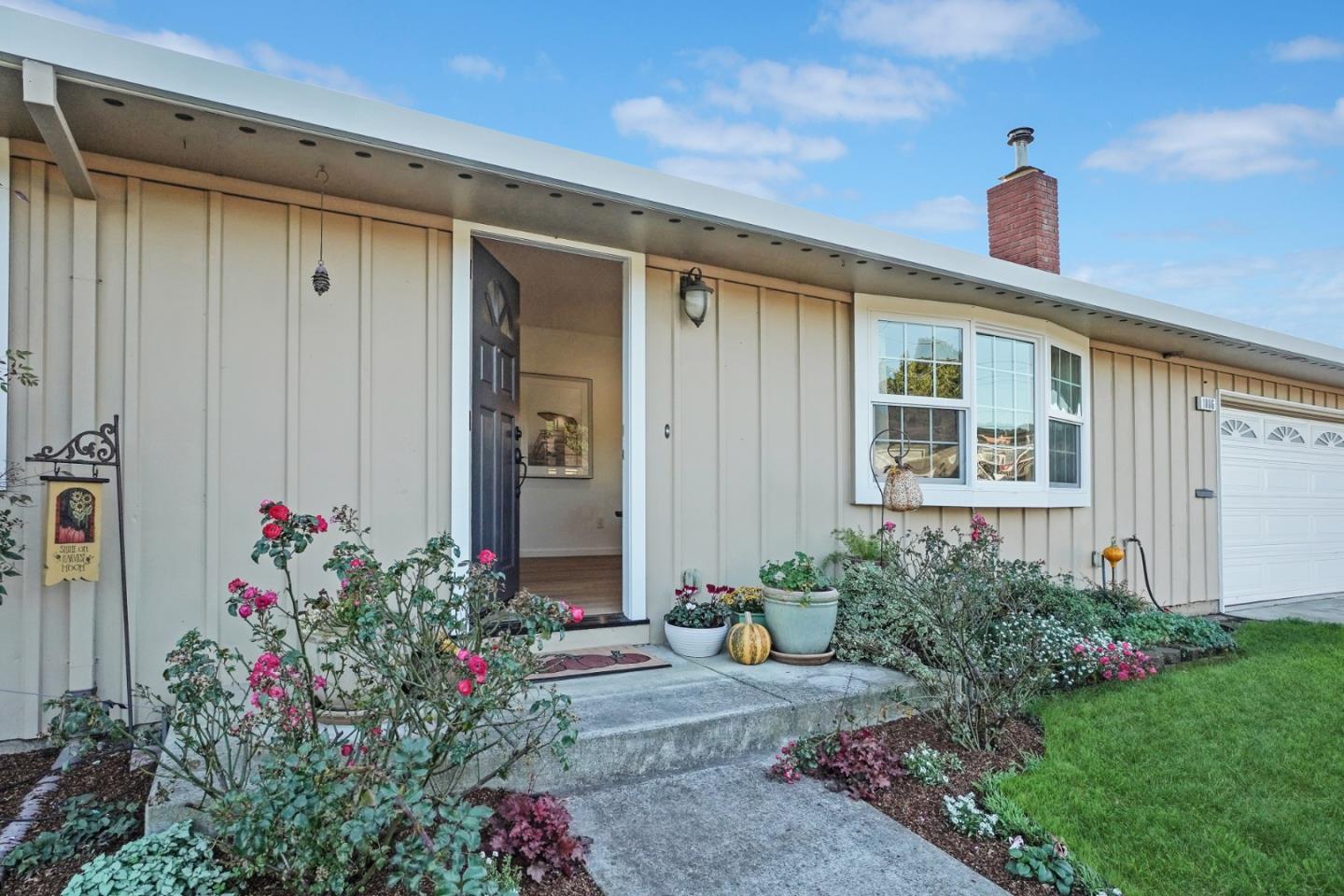Detail Gallery Image 1 of 1 For 1006 Bancroft Ave, Half Moon Bay,  CA 94019 - 3 Beds | 2 Baths