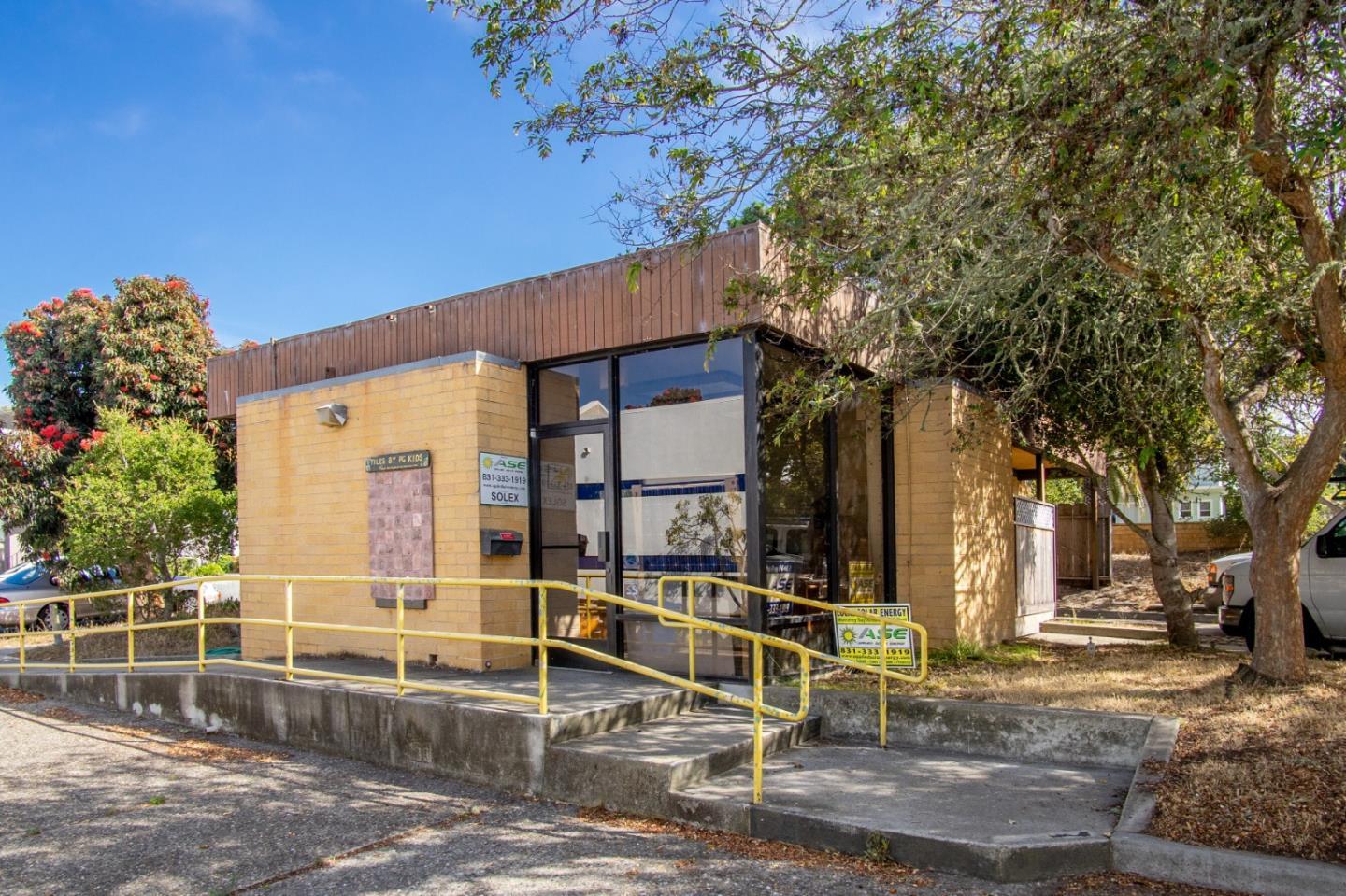 319 Forest Avenue, PACIFIC GROVE, California 93950, ,Comm Industrial For Sale,For Sale,Forest Avenue,40962009