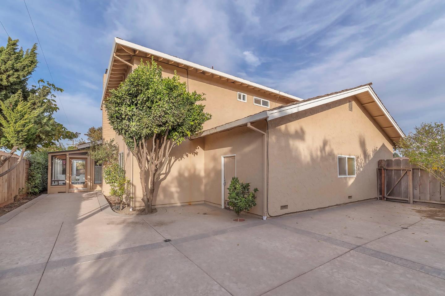 1118 Briarwood Pl, Salinas, CA 93901 4 Beds 3 Baths (Contingent