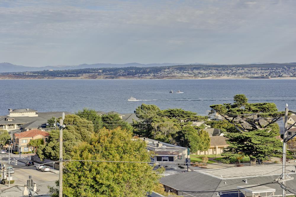 Detail Gallery Image 1 of 1 For 400 Drake Ave #8,  Monterey,  CA 93940 - 2 Beds | 1/1 Baths
