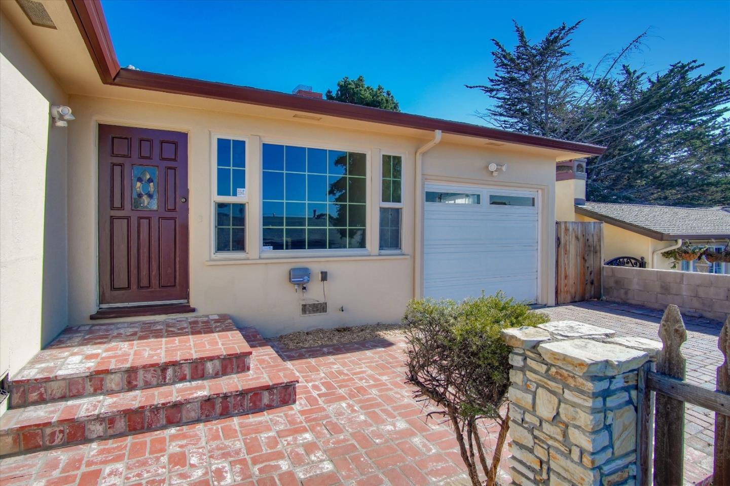 1260 Waring St, Seaside, CA 93955 3 Beds 2 Baths (Active