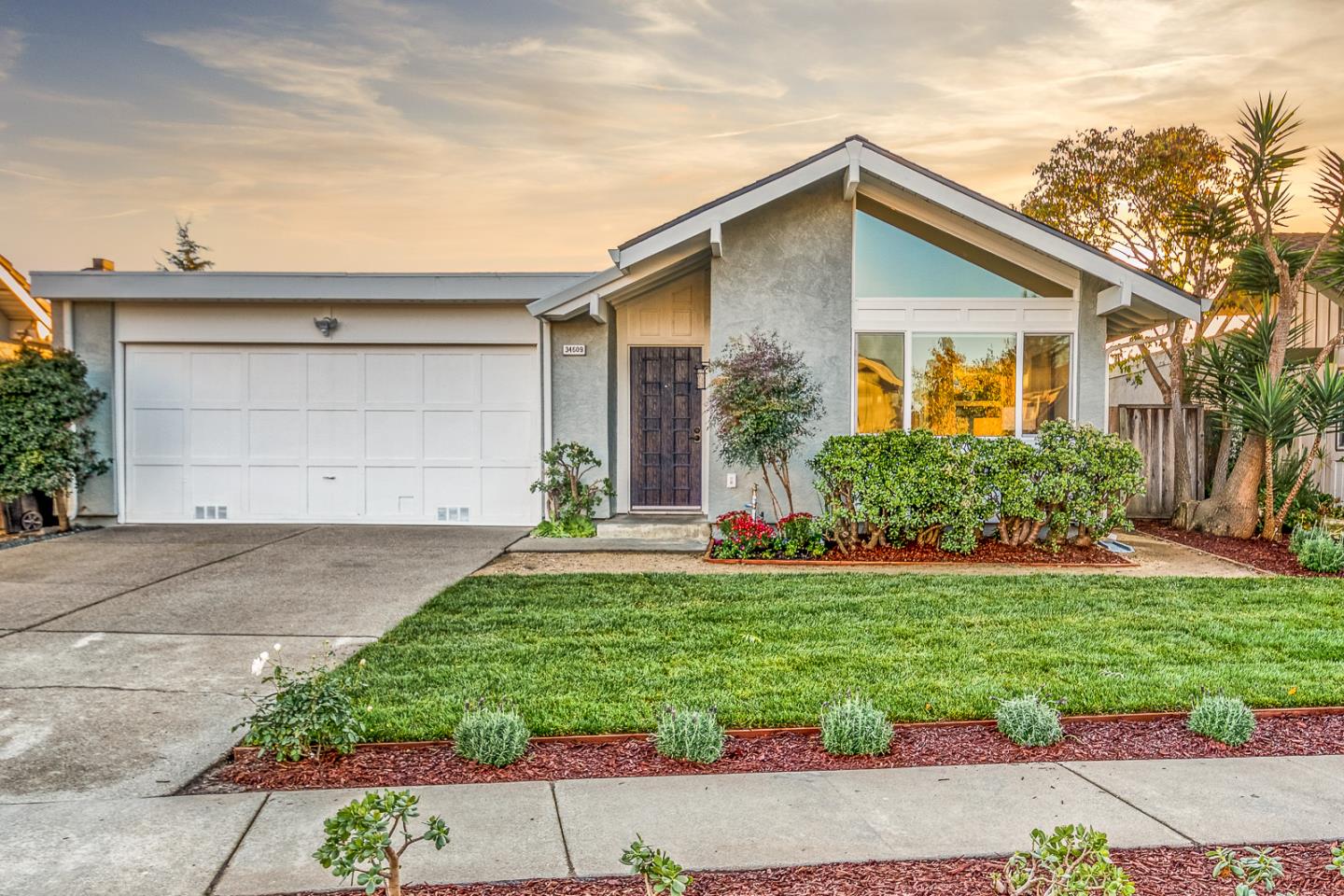 Detail Gallery Image 1 of 1 For 34609 Calcutta Dr, Fremont,  CA 94555 - 4 Beds | 2 Baths