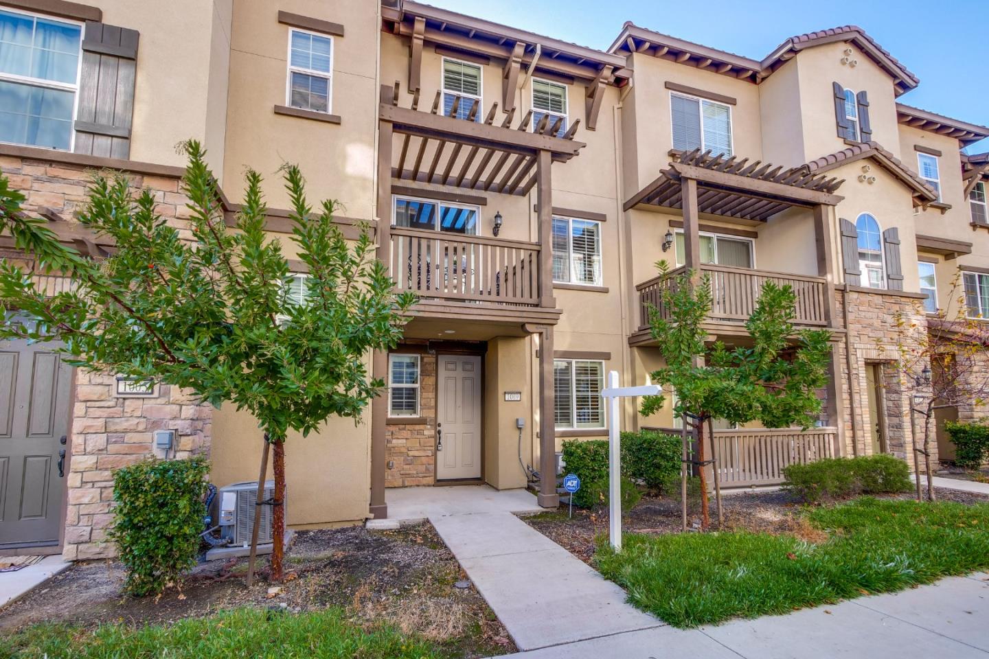 1009 Thyme Wkwy, San Jose, CA 95133 3 Beds 3/1 Baths (Sold