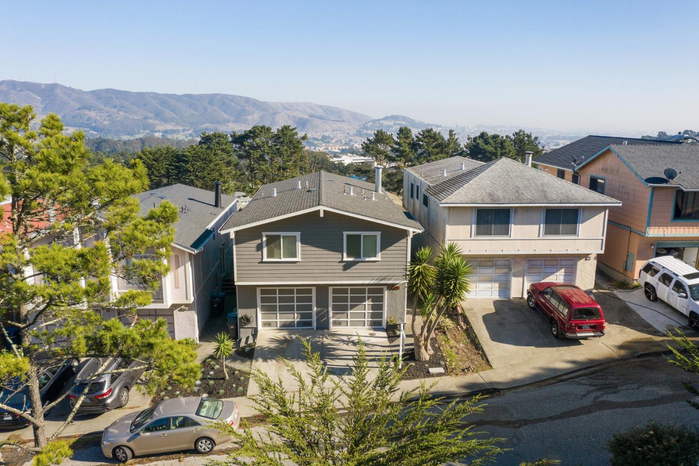 647 Hickey Blvd, Daly City, CA 94015 3 Beds 3 Baths (Sold