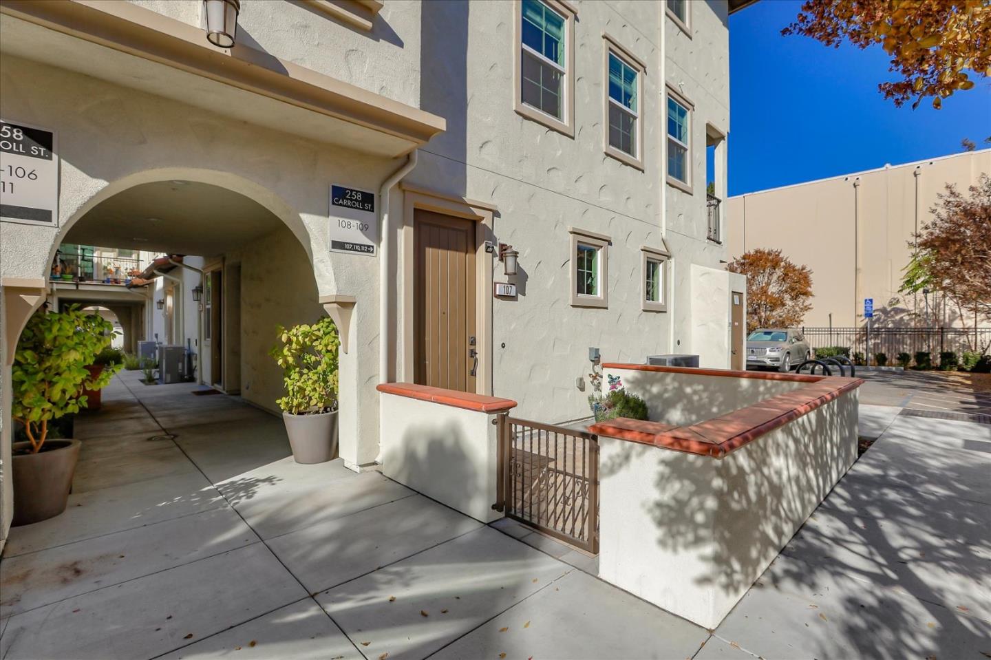 Detail Gallery Image 1 of 1 For 258 Carroll St #107,  Sunnyvale,  CA 94086 - 3 Beds | 2/1 Baths