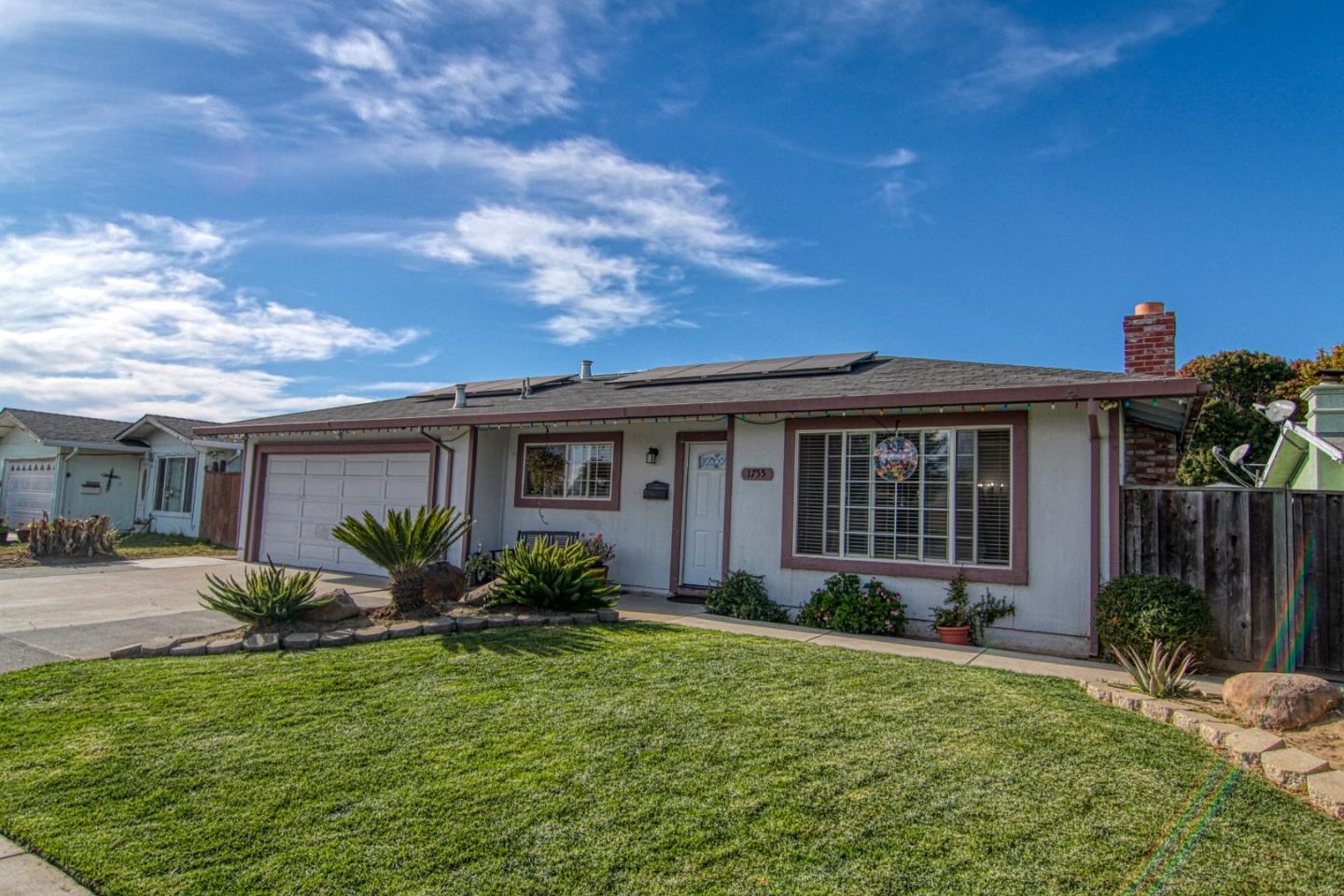 Detail Gallery Image 1 of 1 For 1755 Tahoe Dr, Salinas,  CA 93906 - 3 Beds | 2 Baths