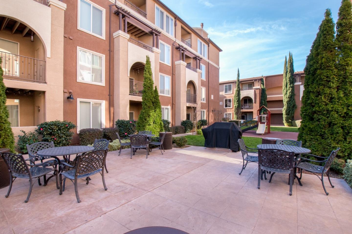 801 S Winchester Blvd 4109, San Jose, CA 95128 1 Beds 1 Baths