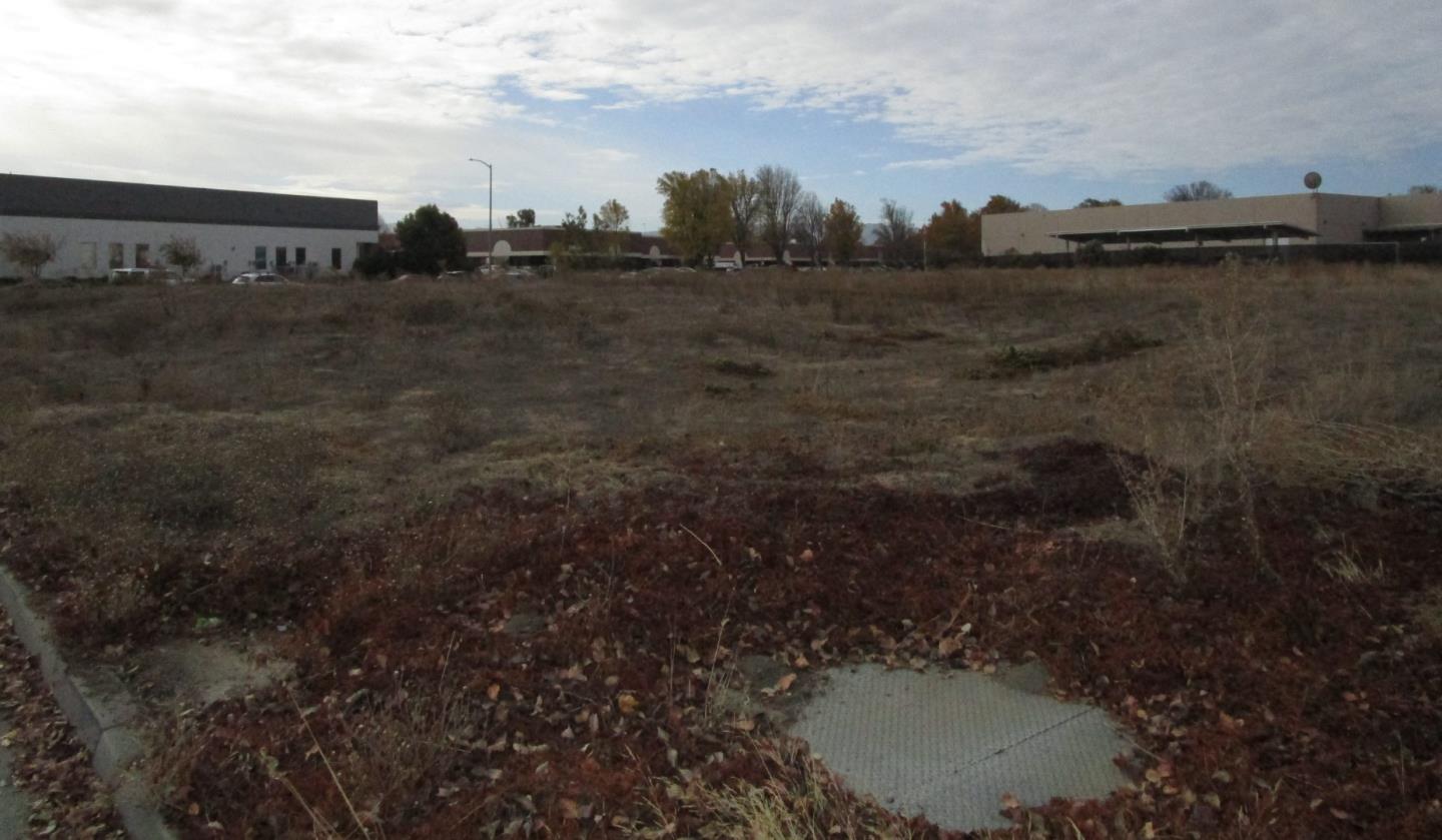 2300 Bert Drive, HOLLISTER, California 95023, ,Comm Lots And Land,For Sale,Bert Drive,40963521