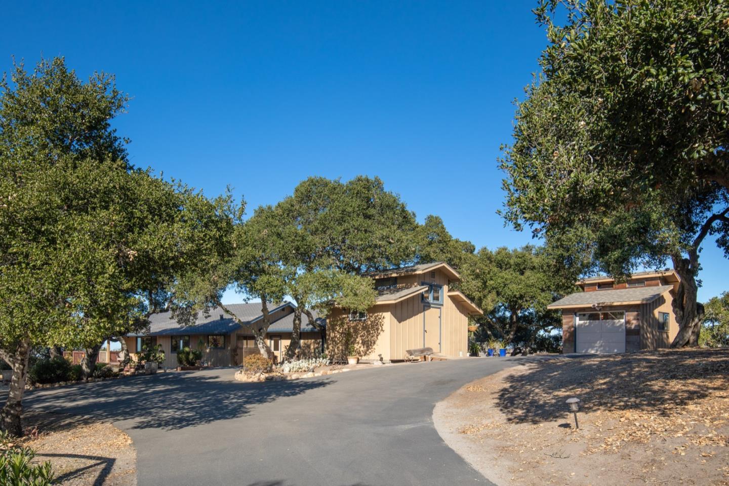 432 Corral De Tierra Rd B, Salinas, CA 93908 3 Beds 3 Baths (Sold