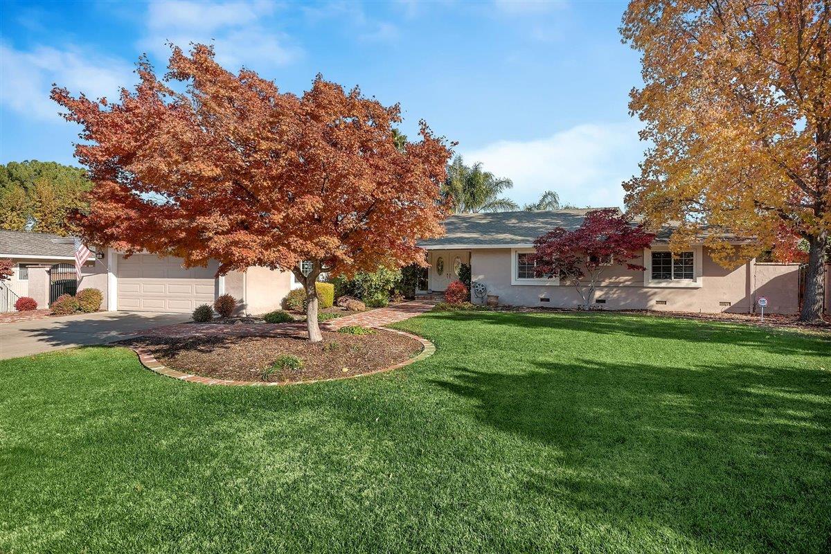 Detail Gallery Image 1 of 1 For 6582 Crystal Springs Dr, San Jose,  CA 95120 - 4 Beds | 2/1 Baths