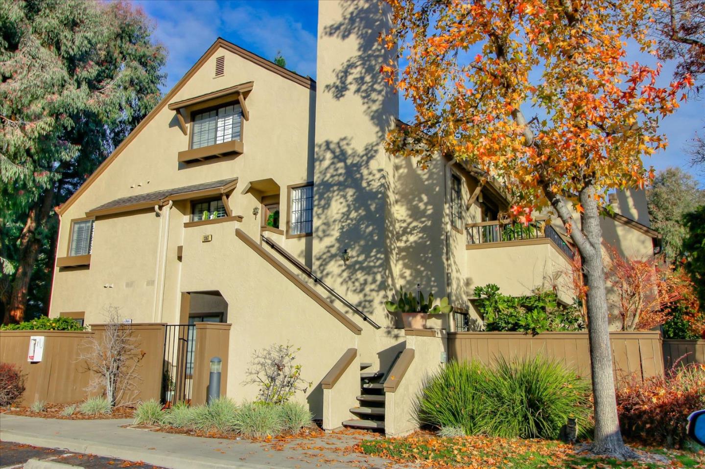Detail Gallery Image 1 of 1 For 1366 Greenwich Ct, San Jose,  CA 95125 - 2 Beds | 2 Baths