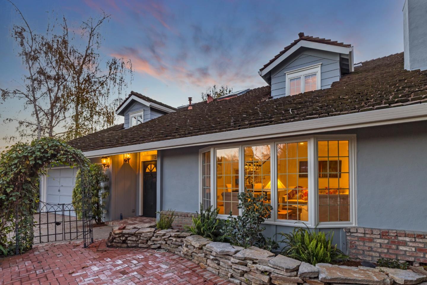 37 Willow Rd, Menlo Park, CA 94025 5 Beds 3 Baths (Sold
