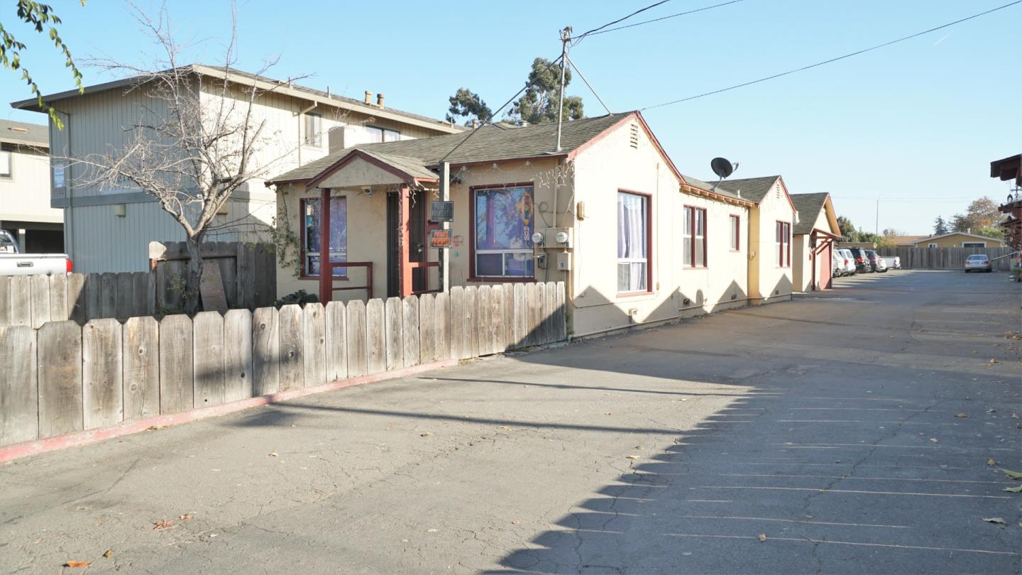 1136 N Sanborn Rd, Salinas, CA 93905 Beds Baths () ML81823569