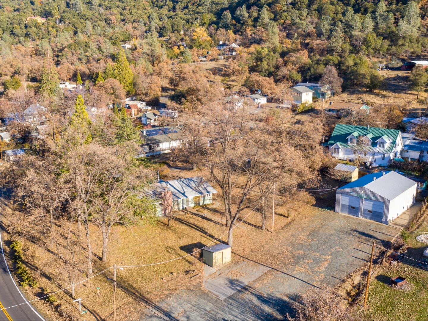 19739 Soulsbyville Rd, Soulsbyville, CA 95372 3 Beds 2 Baths