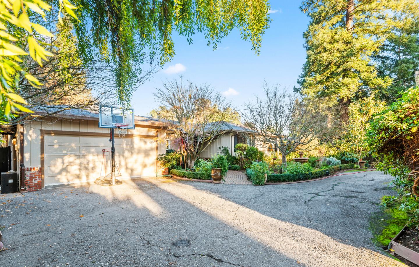 551 Sequoia Ave, Redwood City, CA 94061 3 Beds 2/1 Baths (Sold