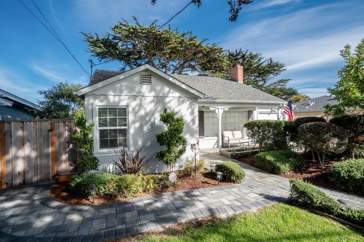 1118 Ripple Ave, Pacific Grove, CA 93950 2 Beds 2 Baths (Sold