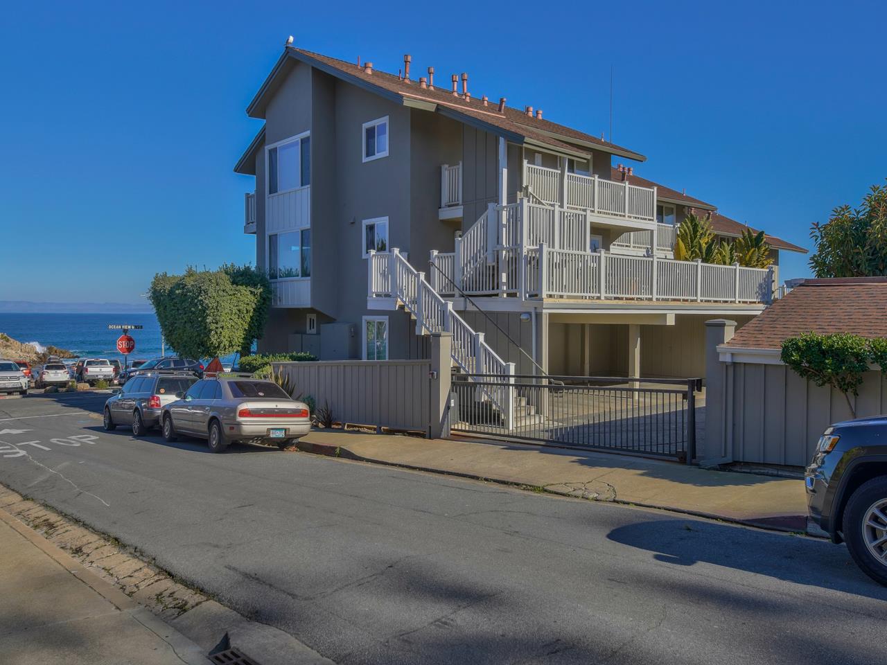 585 Ocean View Blvd 9, Pacific Grove, CA 93950 2 Beds 1 Baths