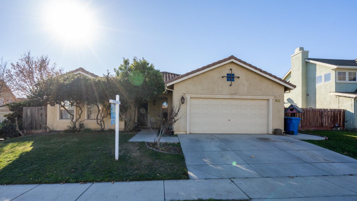 245 Del Ponte Dr, Greenfield, CA 93927 4 Beds 3 Baths (Sold