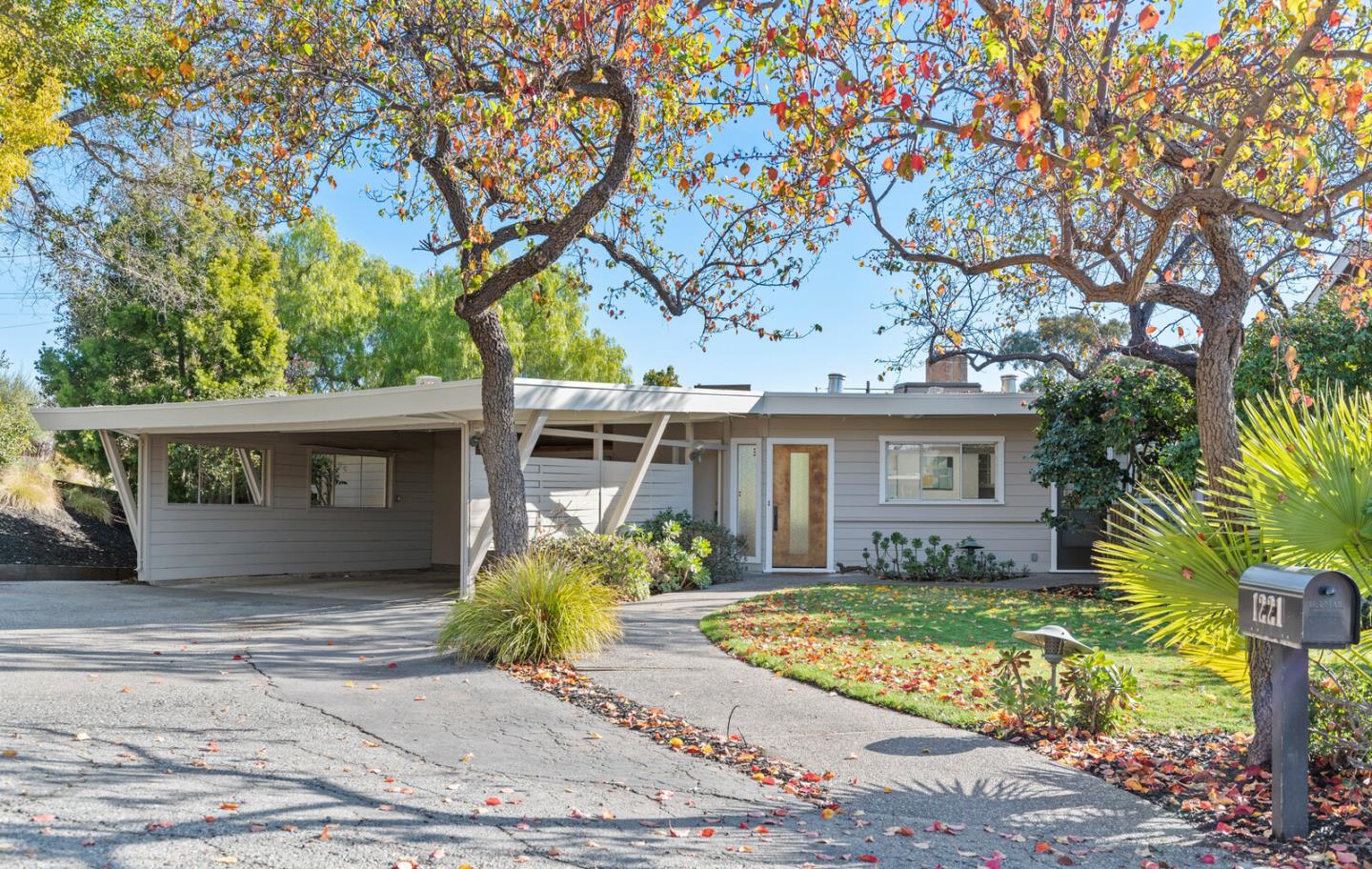 1221 Highland Ct, San Carlos, CA 94070 4 Beds 2/1 Baths (Sold