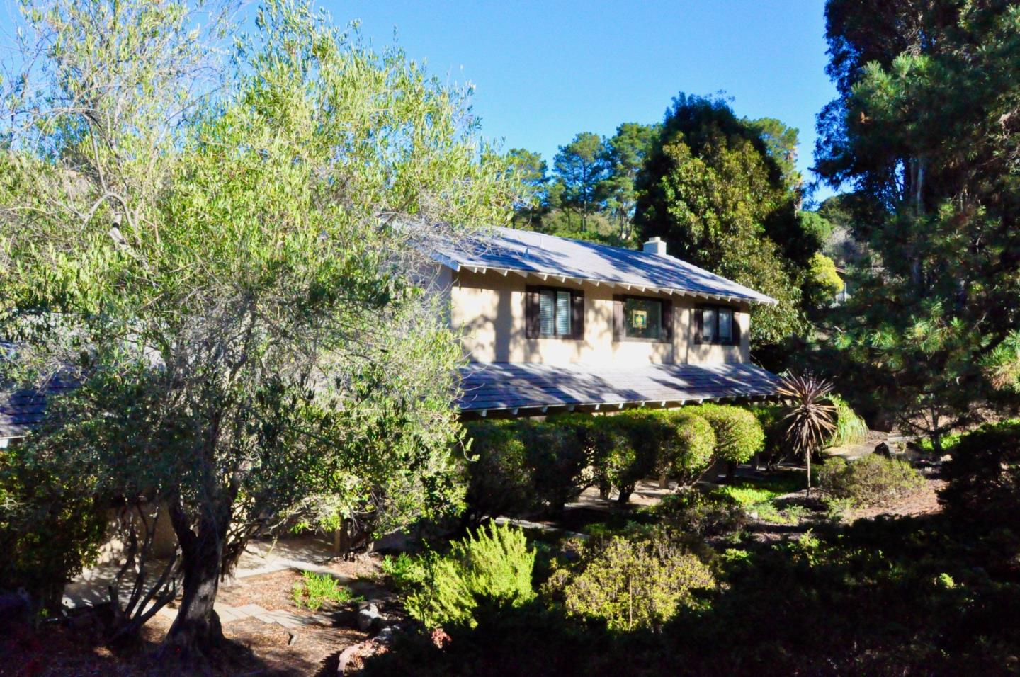 501 Country Club Dr, Carmel Valley, CA 93924 4 Beds 2/1 Baths (Sold