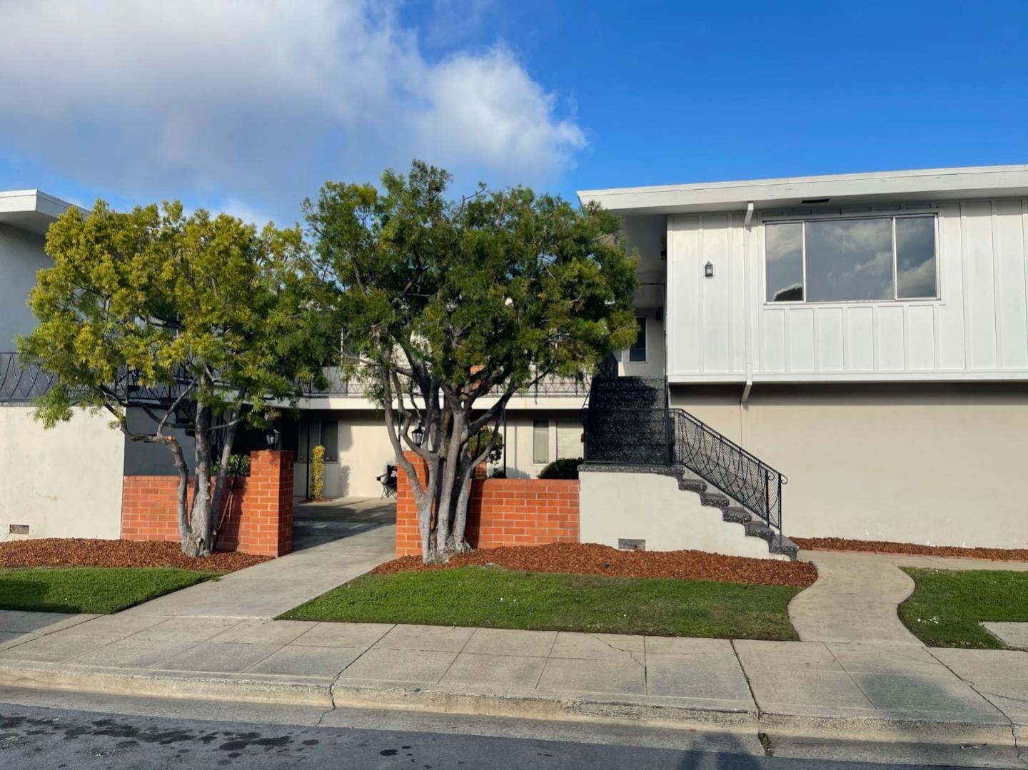 1702 Sequoia Avenue, BURLINGAME, California 94010, ,Comm Ri Multi-units 5+,For Sale,Sequoia Avenue,ML81825106