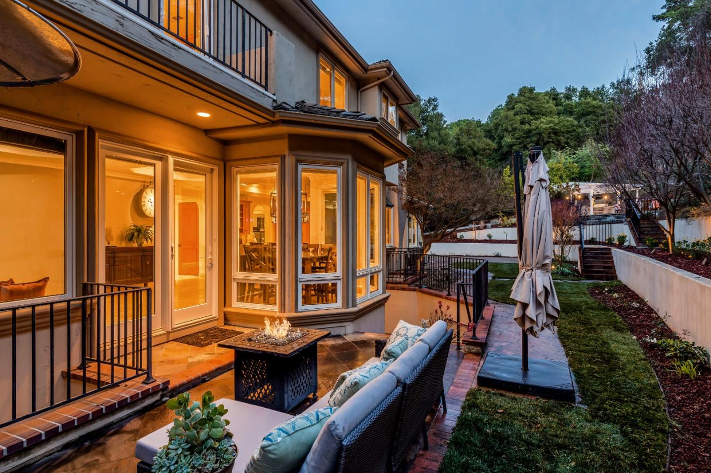 10650 Magdalena Rd, Los Altos Hills, CA 94024 5 Beds 4/4 Baths