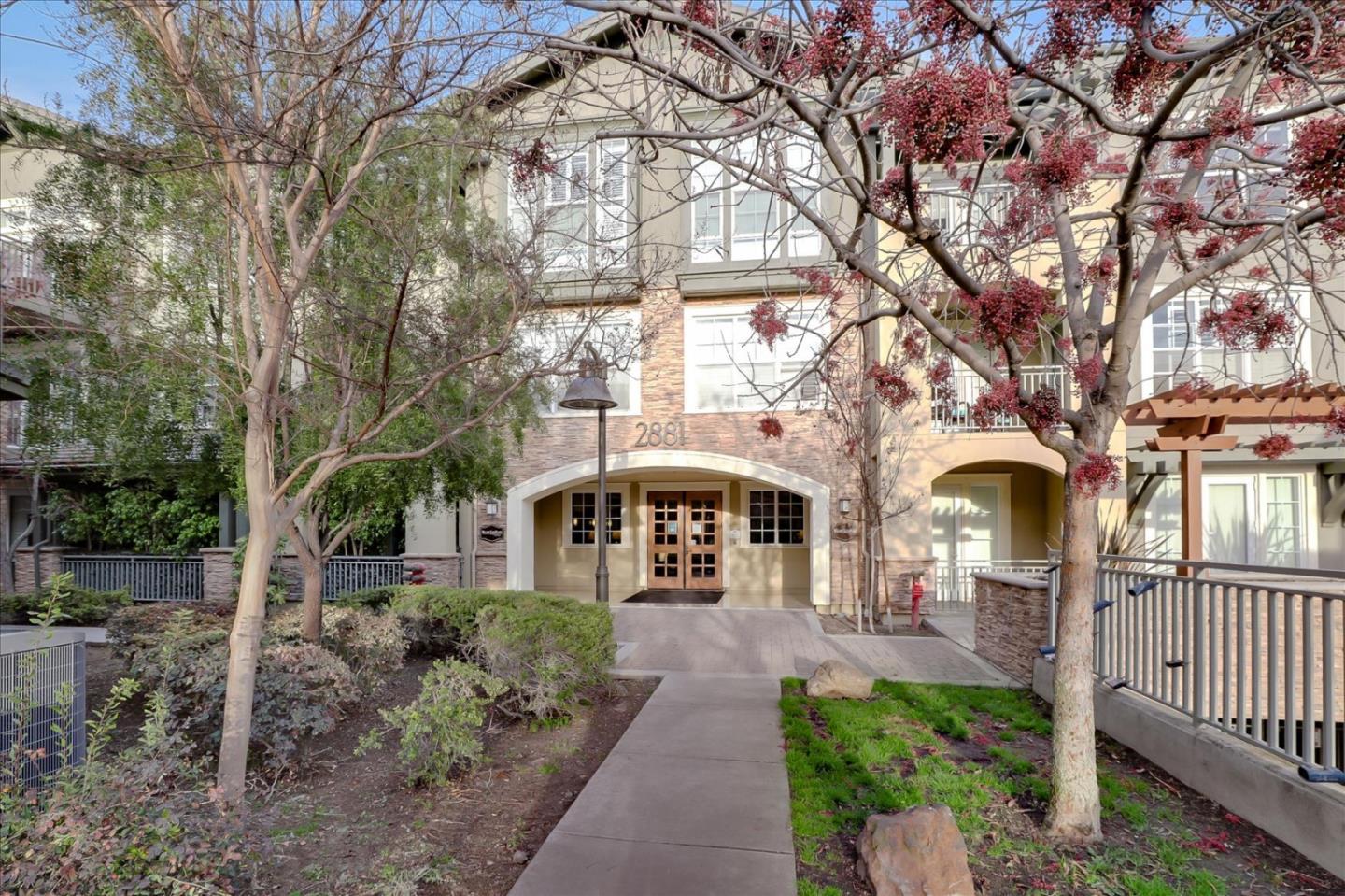 Detail Gallery Image 1 of 1 For 2881 Meridian Ave #235,  San Jose,  CA 95124 - 2 Beds | 2 Baths