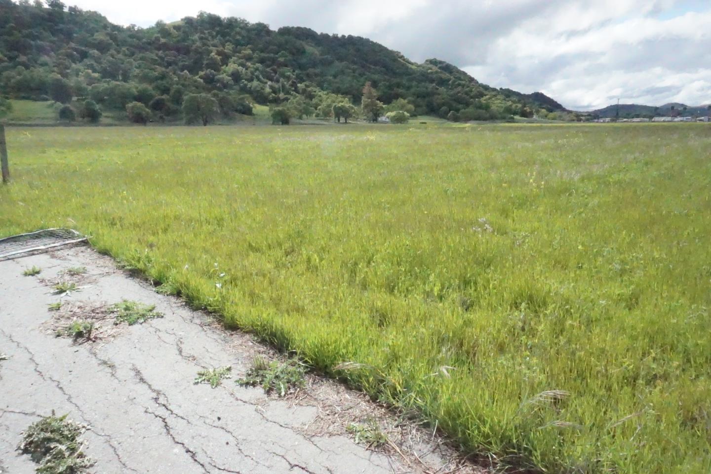 10725 Hale Avenue, MORGAN HILL, California 95037, ,Lots And Land,For Sale,Hale Avenue,40961976