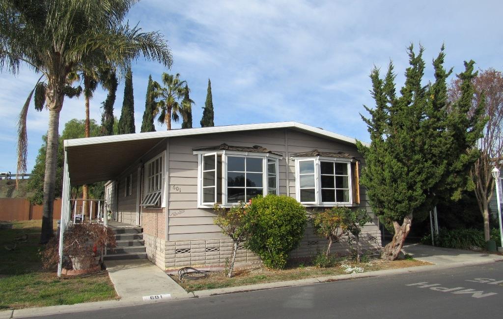 601 Millpond Dr 601, San Jose, CA 95125 2 Beds 2 Baths (Sold