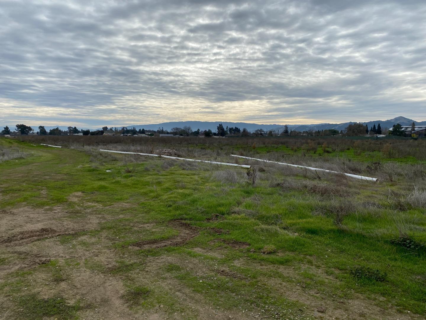 1020 San Martin Avenue, SAN MARTIN, California 95046, ,Lots And Land,For Sale,San Martin Avenue,40962058