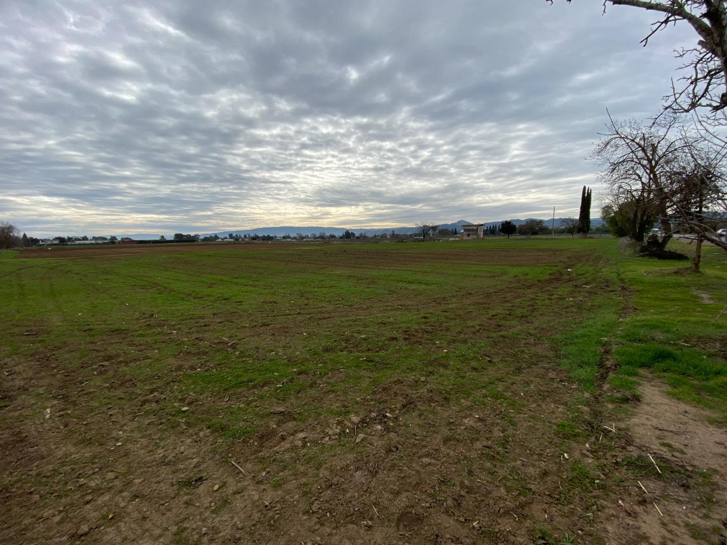 1020 San Martin Avenue, SAN MARTIN, California 95046, ,Lots And Land,For Sale,San Martin Avenue,40962058