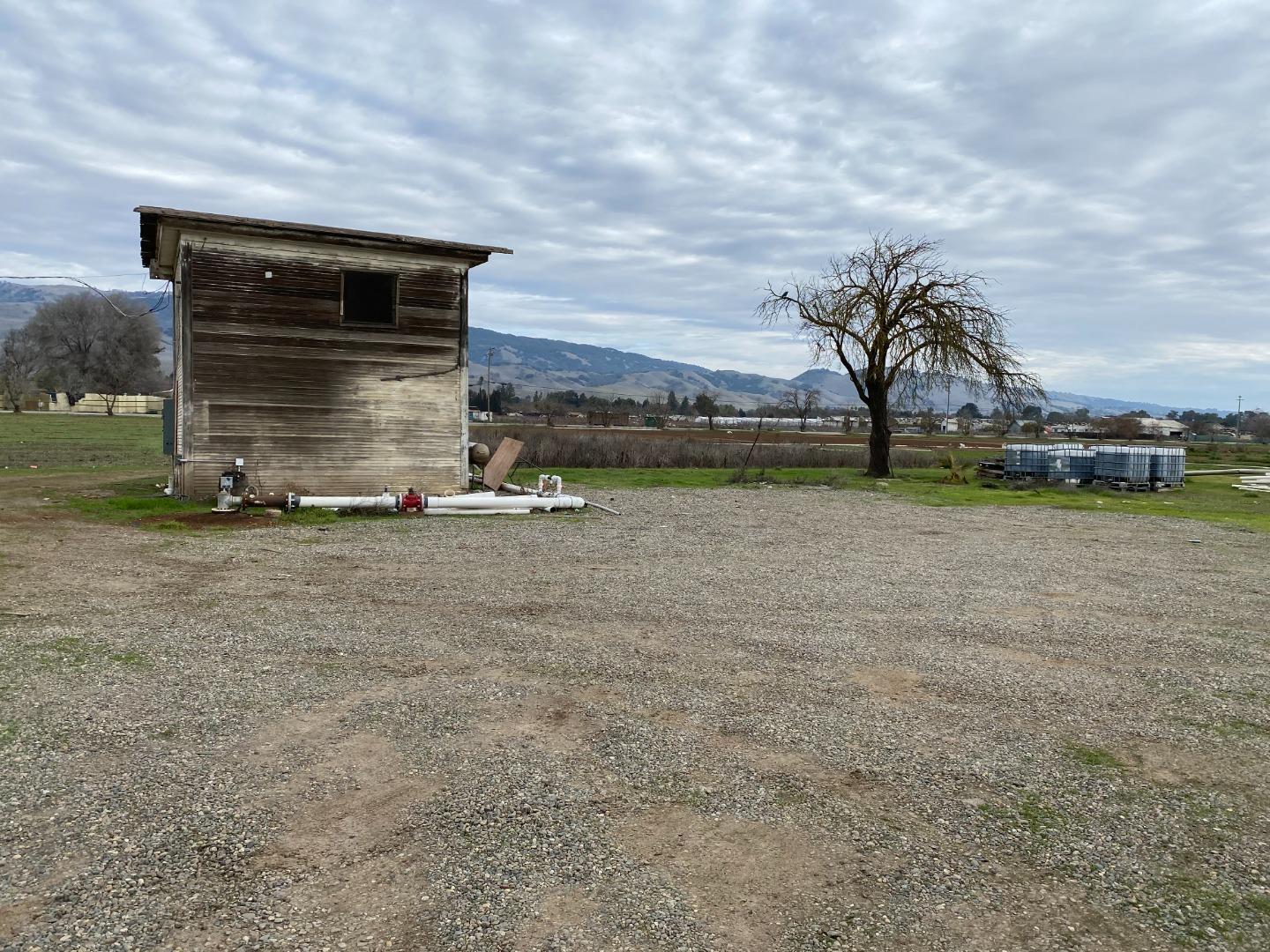 1020 San Martin Avenue, SAN MARTIN, California 95046, ,Lots And Land,For Sale,San Martin Avenue,40962058