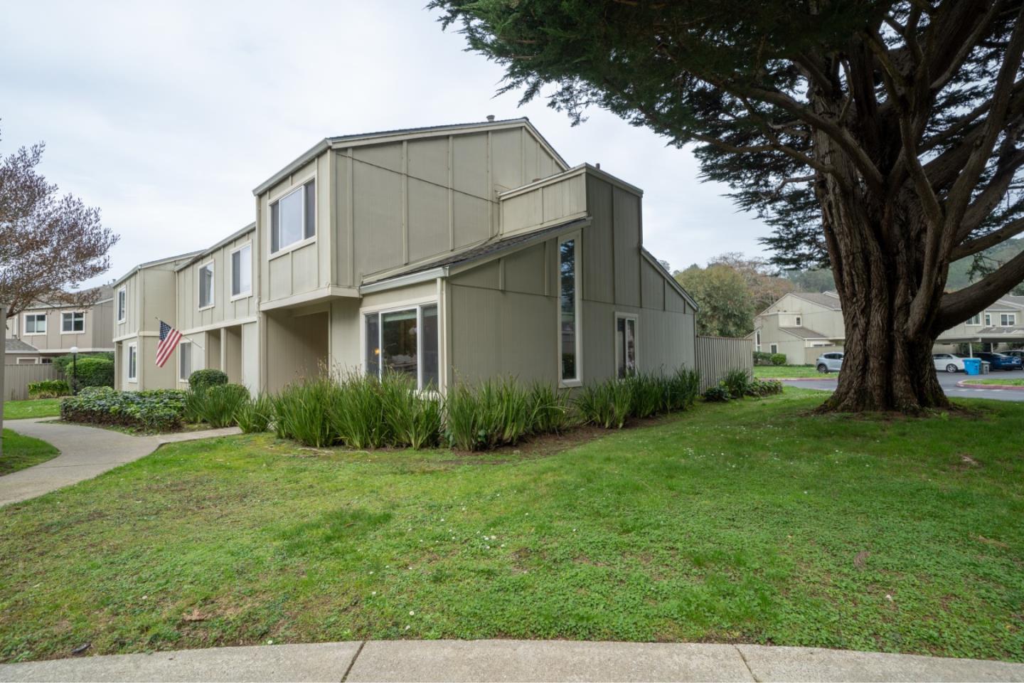 Detail Gallery Image 1 of 1 For 1267 Rosita Rd, Pacifica,  CA 94044 - 2 Beds | 1/1 Baths